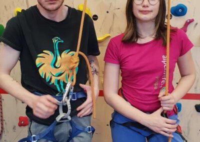 Florian Und Jasmin Klettern Selbstständig