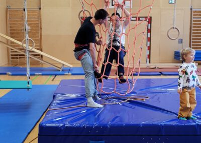 Richi unser Spiderman im Spinnennetz